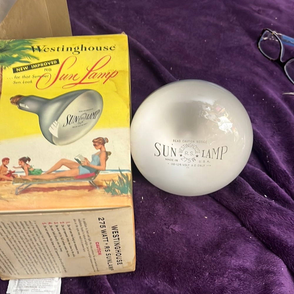 A vintage Westinghouse sun bulb for tanning indoors. Have the original box &bulb